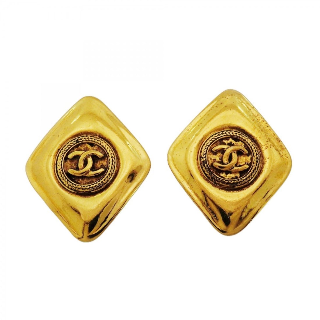 Chanel Earrings, Coco Mark, Diamond Shape, GP Plated Gold, Women's: --- Catalog ---Category: SizeSize (HxWxD): 34.80mm x 28.20mm / 1.37'' x 1.11''Category: DesignType: Clip earringsColor: GoldGender: WomenMaterial: Gold platingCategory: GeneralBrand: Chanel--- Item Li