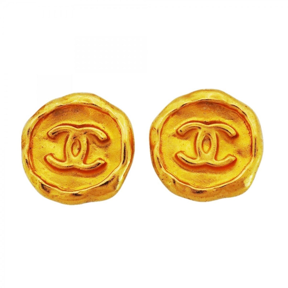 Chanel earrings, Coco Mark, GP plated, gold, women's.: --- Catalog ---Category: SizeSize (HxWxD): 26.40mm x 26.30mm / 1.04'' x 1.04''Category: DesignType: Clip earringsColor: GoldGender: WomenMaterial: Gold platingCategory: GeneralBrand: Chanel--- Item Li