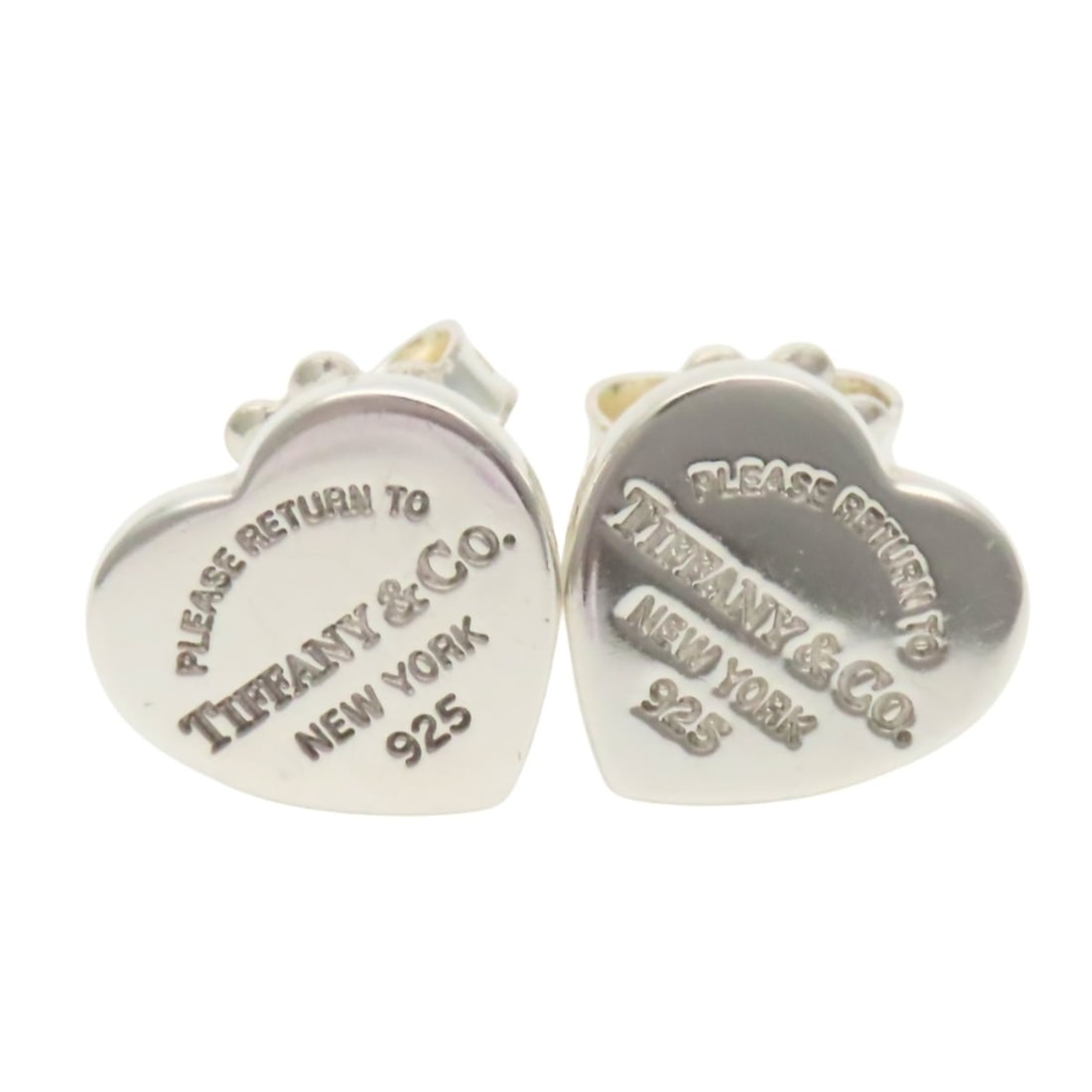 Tiffany & Co. Return to Mini Heart Tag Earrings, Sterling Silver 925, Women's.: --- Catalog ---Category: SizeSize (HxWxD): 9.50mm x 10.00mm / 0.37'' x 0.39''Category: DesignType: Stud earringsColor: SilverGender: WomenMaterial: Silver 925Category: GeneralBrand: Tiffany--- Item