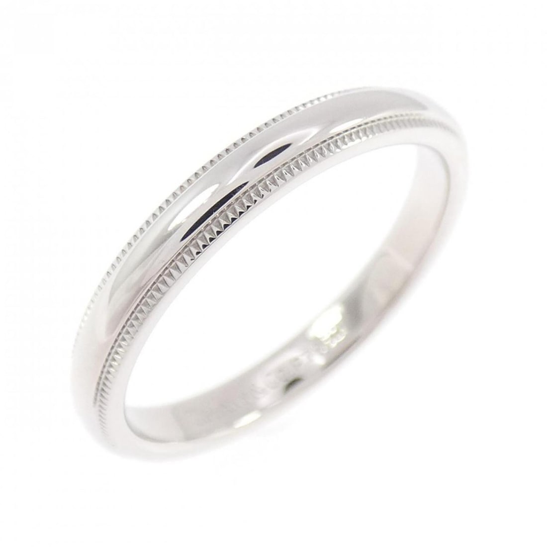 Tiffany & Co. Milgrain Ring: --- Catalog ---Category: SizeJP Size: 18US Size: 9Category: DesignType: Band ringColor: PlatinumGender: Women,MenMaterial: Platinum 950Category: GeneralBrand: Tiffany--- Item List ---Section: