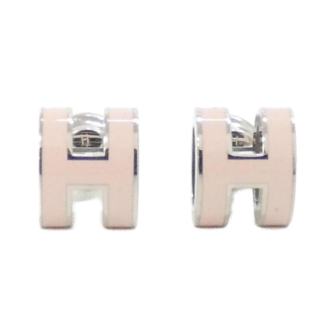 Hermes Pop H MINI 608002FP Earrings: --- Catalog ---Category: SizeSize (HxWxD): 9.00mm x 7.00mm / 0.35'' x 0.28''Category: DesignType: Stud earringsColor: Rose dragee, SilverGender: WomenCategory: GeneralMPN: 608002FPBrand: Hermes---