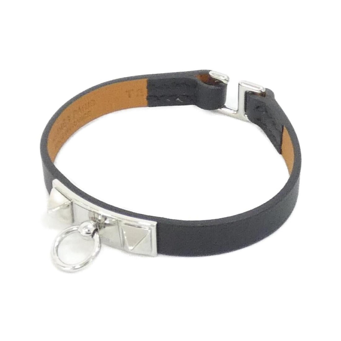 Hermes Rival Mini 081181CK Bracelet: --- Catalog ---Category: SizeLength: 16.5cm / 6.49''Category: DesignType: Charm braceletColor: BlackGender: WomenMaterial: Swift leatherCategory: GeneralMPN: 081181CKBrand: Hermes--- Item List