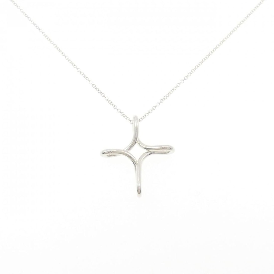 Tiffany & Co. Infinity Cross Necklace: --- Catalog ---Category: SizePendant Size: 24.3mm x 21.8mm / 0.95'' x 0.85''Neck Circumference: 41 cm / 16.14''Category: DesignGender: WomenMaterial: Silver 925Pendant Type: PendantNecklace Type: