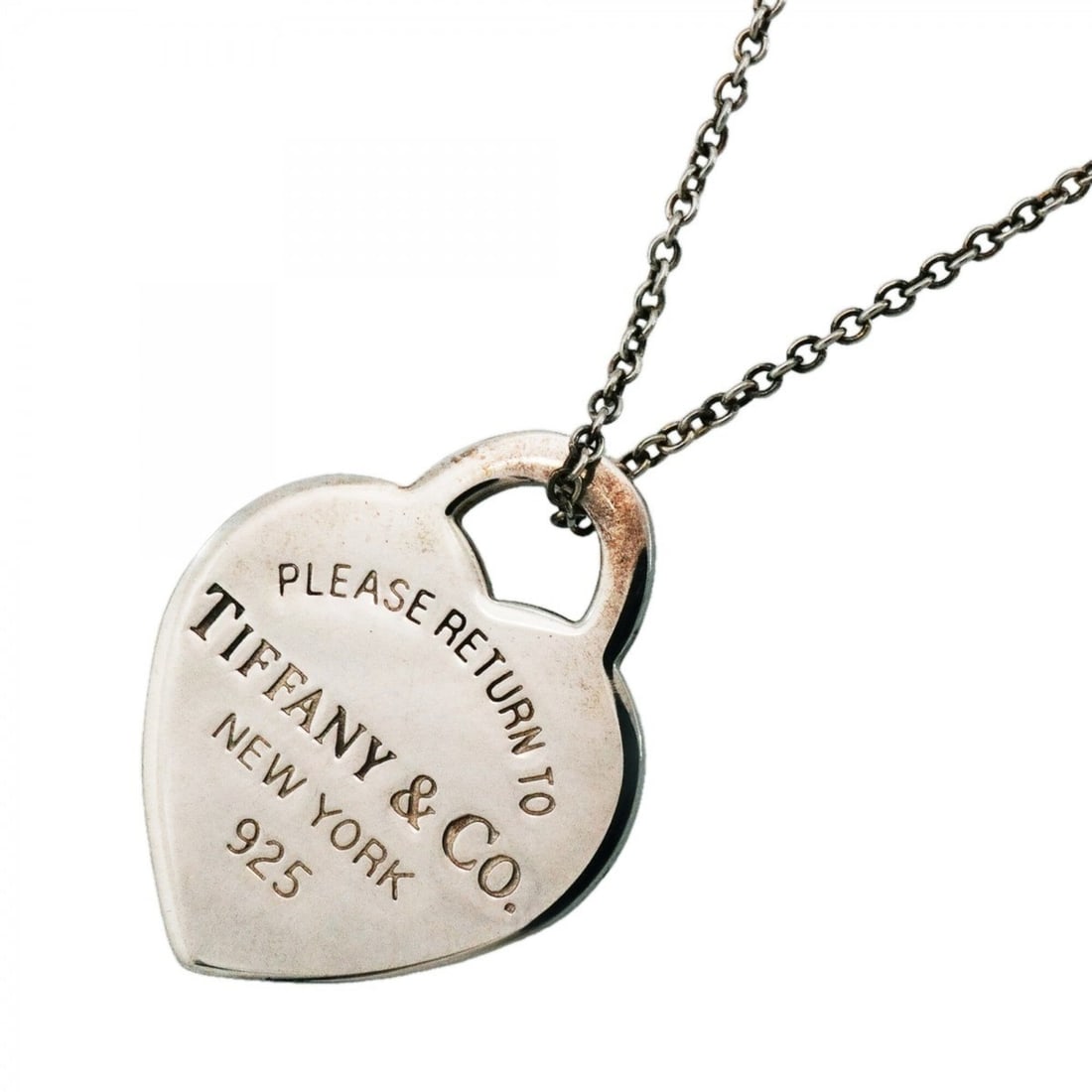 Tiffany & Co. Return to Heart Necklace, Sterling Silver 925, Women's, P2695648: --- Catalog ---Category: SizePendant Size: 19.8mm x 16mm / 0.77'' x 0.62''Neck Circumference: 40.5 cm / 15.94''Category: DesignGender: WomenMaterial: Silver 925Necklace Type: NecklaceCategory: General