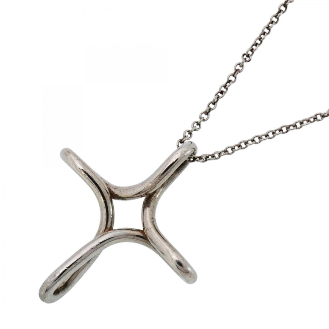 Tiffany & Co. Cross Necklace, Sterling Silver 925, Women's, P2695643: --- Catalog ---Category: SizePendant Size: 24.5mm x 21.7mm / 0.96'' x 0.85''Neck Circumference: 44 cm / 17.32''Category: DesignGender: WomenMaterial: Silver 925Necklace Type: NecklaceCategory:
