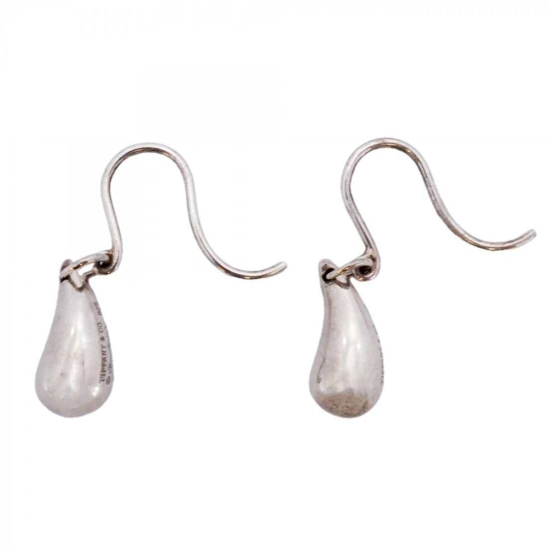 Tiffany & Co. Teardrop Earrings, Sterling Silver 925, Women's, P2695637: --- Catalog ---Category: SizeSize (HxWxD): 22.80mm x 5.80mm / 0.90'' x 0.23''Category: DesignType: Stud earringsGender: WomenMaterial: Silver 925Category: GeneralBrand: Tiffany--- Item List ---Section