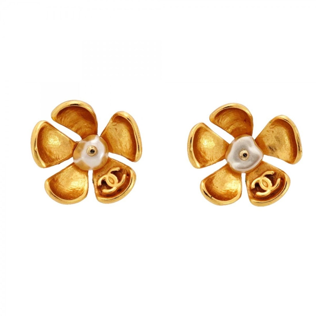 Chanel Earrings, Coco Mark Flower Motif, GP Plated, Faux Pearl, Gold, Women's, P2565269: --- Catalog ---Category: SizeSize (HxWxD): 18.90mm x 19.00mm / 0.74'' x 0.75''Category: DesignType: Stud earringsColor: GoldGender: WomenMaterial: Gold platingCategory: GeneralBrand: Chanel--- Item Li