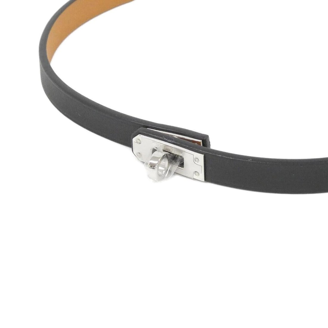 Hermes Mini Kelly 500310FK Choker: --- Catalog ---Category: SizeNeck Circumference: 39.5 cm / 15.55''Category: DesignColor: BlackGender: Women,MenMaterial: Swift leatherNecklace Type: ChokerCategory: GeneralMPN: 500310FKBrand: