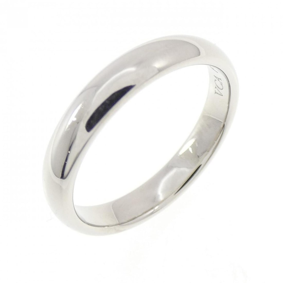 Van Cleef & Arpels Tendrement Ring: --- Catalog ---Category: SizeUS Size: 3.5Brand Size: 45Category: DesignType: Band ringGender: WomenMaterial: Platinum 950Category: GeneralMPN: VCARO9Y400Brand: Van Cleef & Arpels--- Item List
