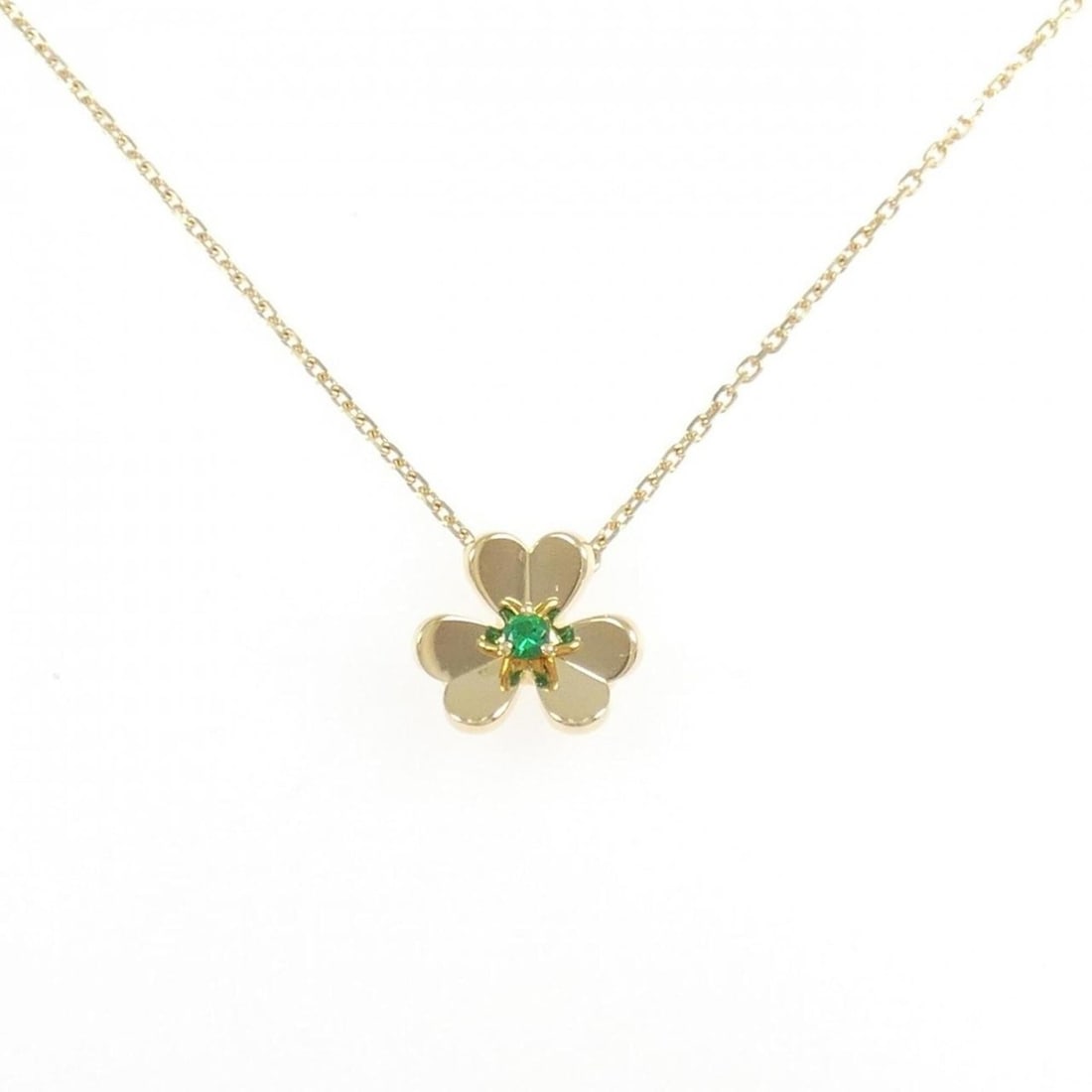 Van Cleef & Arpels Frivole Mini Necklace: --- Catalog ---Category: SizePendant Size: 10.2mm x 11.3mm / 0.4'' x 0.44''Neck Circumference: 40 cm / 15.74''Category: DesignGender: WomenMaterial: Yellow gold (18K)Pendant Type: PendantNecklace