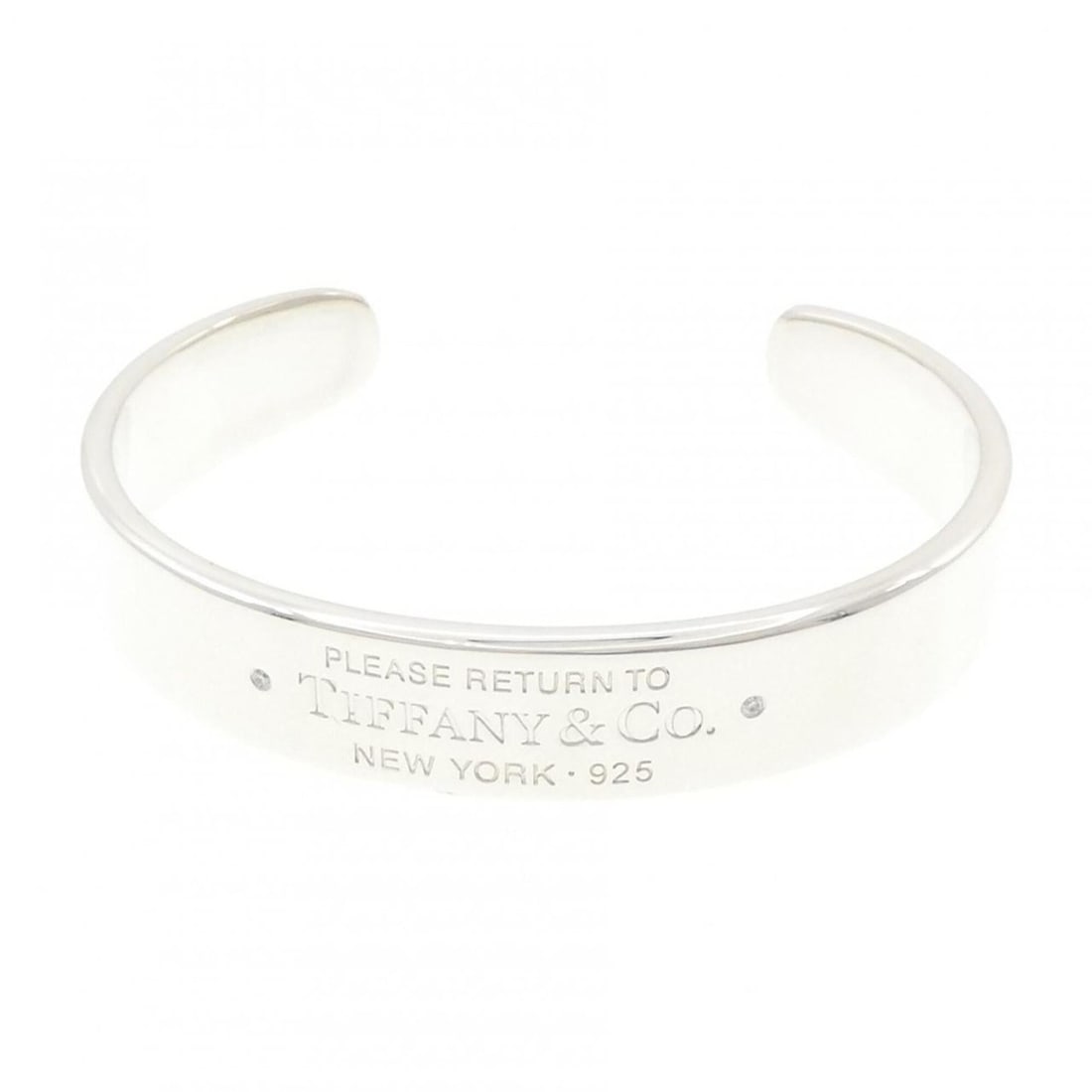 Tiffany & Co. Return to Narrow Cuff Bangle: --- Catalog ---Category: SizeTotal Length: 15cm / 5.9''Category: DesignType: Cuff braceletGender: WomenMaterial: Silver 925Category: GeneralLine: Return To TiffanyBrand: Tiffany--- Item List