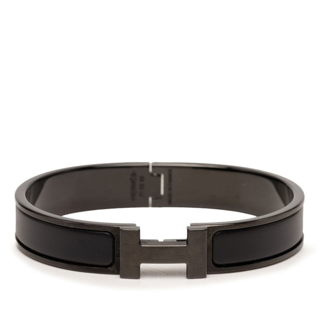 Hermes Click H TGM Bracelet Bangle So Black Metal Men's HERMES: --- Catalog ---Category: SizeWidth: 1.2cm / 0.47''Length: 18cm / 7.08''Total Length: 20.5cm / 8.07''Category: DesignType: Charm braceletColor: BlackGender: MenMaterial: MetalCategory: GeneralLine: Cli