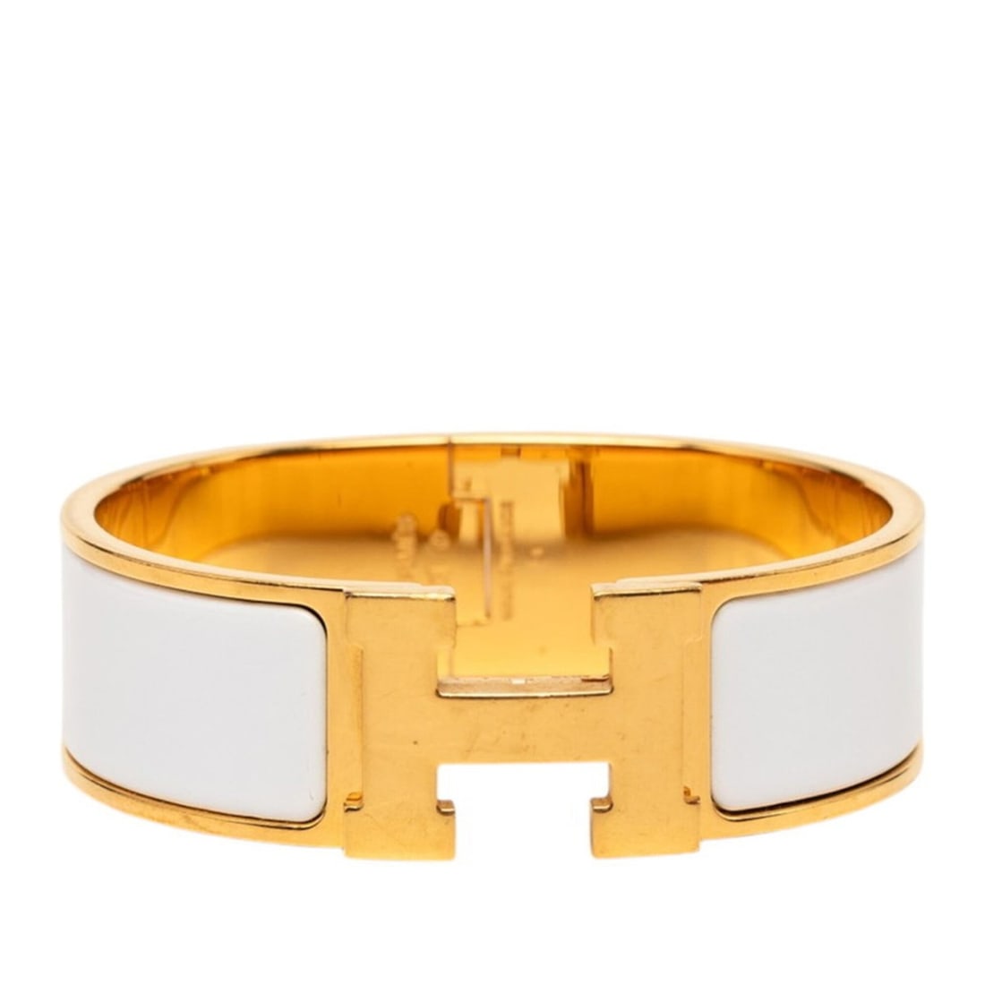 Hermes Clic Clac GM Bracelet Bangle Gold White Plated Women's HERMES: --- Catalog ---Category: SizeWidth: 2cm / 0.78''Length: 17cm / 6.69''Total Length: 19.5cm / 7.67''Category: DesignType: Charm braceletColor: Gold, WhiteGender: WomenCategory: GeneralLine: ClicBrand: