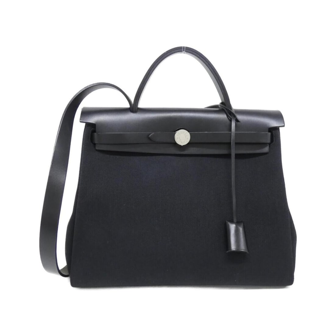 Hermes Herbag Zip PM 078971CK Handbag: --- Catalog ---Category: SizeSize (HxWxD): 25cm x 30cm x 10cm / 9.84'' x 11.81'' x 3.93''Category: DesignType: Handbag, PouchColor: BlackGender: Men,WomenHardware Color: SilverCategory: GeneralMPN: