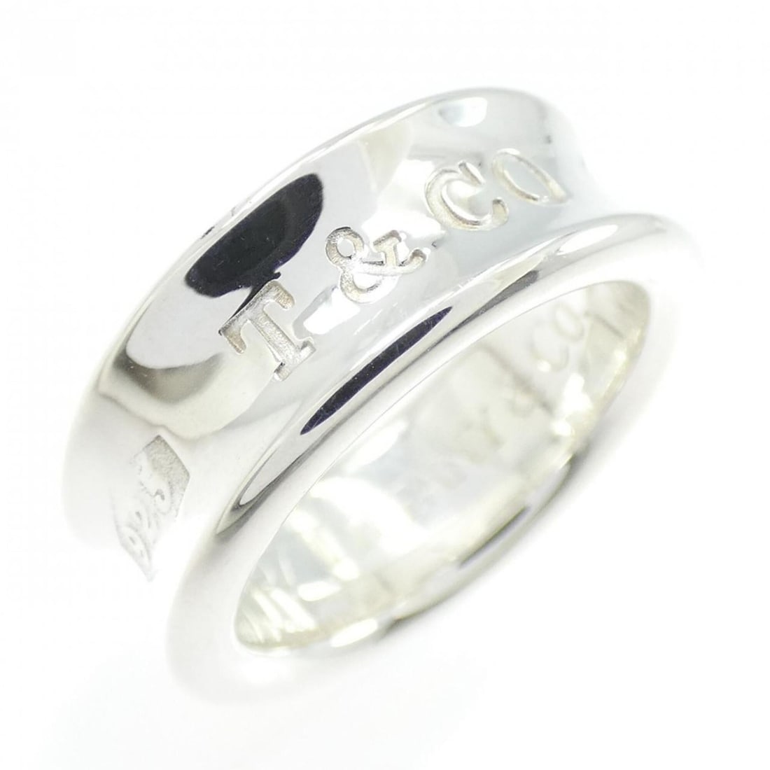 Tiffany & Co. 1837 Ring: --- Catalog ---Category: SizeJP Size: 7.0US Size: 4Category: DesignType: Band ringGender: WomenMaterial: Silver 925Category: GeneralBrand: Tiffany--- Item List ---Section: ConditionRanking: Rank A
