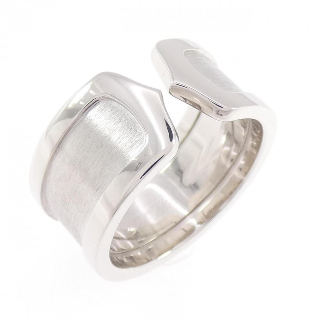 Cartier C2 Large Ring: --- Catalog ---Category: SizeUS Size: 7Brand Size: 54Category: DesignType: Band ringGender: WomenMaterial: White gold (18K)Category: GeneralBrand: Cartier--- Item List ---Section: ConditionRanking: