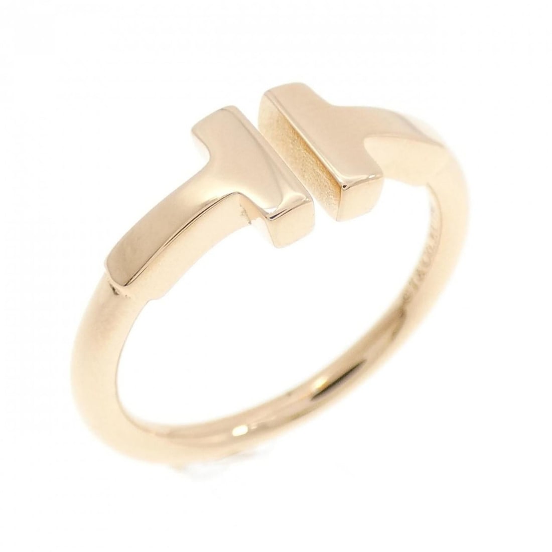 Tiffany T Wire Ring: --- Catalog ---Category: SizeJP Size: 7.5US Size: 4Category: DesignType: Band ringGender: WomenMaterial: Pink gold (18K)Category: GeneralBrand: Tiffany--- Item List ---Section: ConditionRanking: Rank