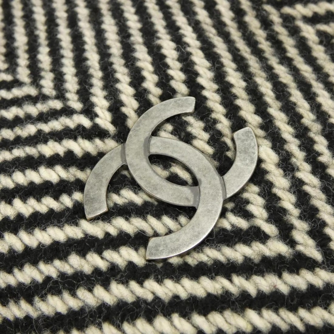 Chanel 30897 handbag - 4