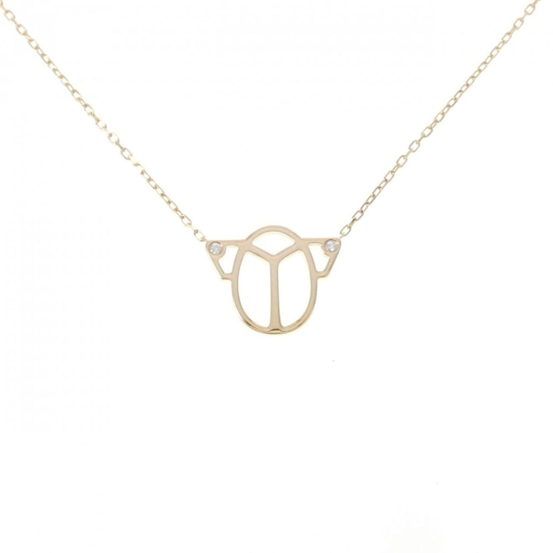 Cartier Scarab Necklace: --- Catalog ---Category: SizePendant Size: 14.8mm x 19mm / 0.58'' x 0.74''Neck Circumference: 38 cm - 41 cm / 14.96'' - 16.14''Category: DesignStone: DiamondGender: WomenMaterial: Yellow gold