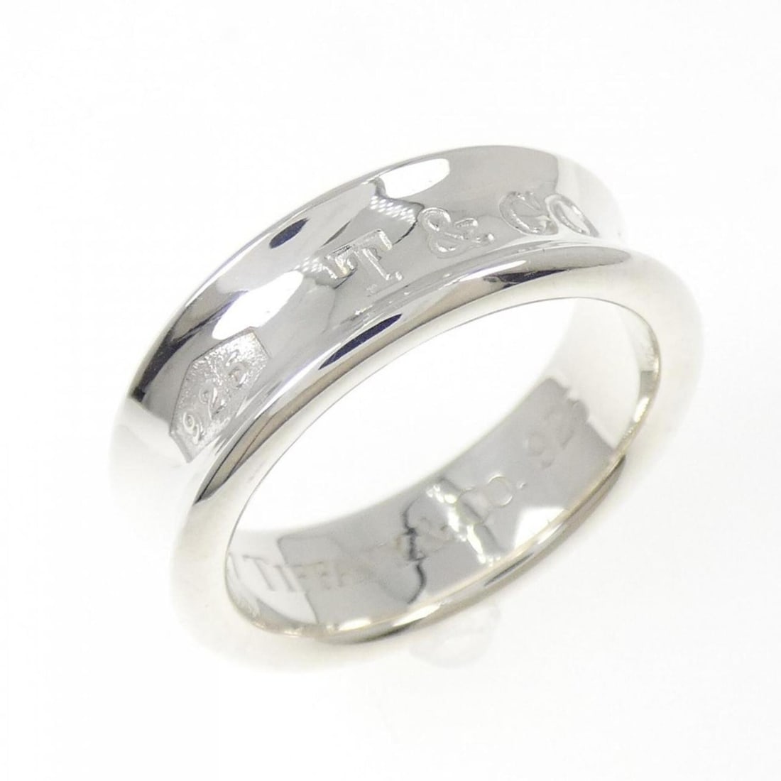 Tiffany 1837 Ring: --- Catalog ---Category: SizeJP Size: 16.5US Size: 8Category: DesignType: Band ringGender: Women,MenMaterial: Silver 925Category: GeneralBrand: Tiffany--- Item List ---Section: ConditionRanking: Rank