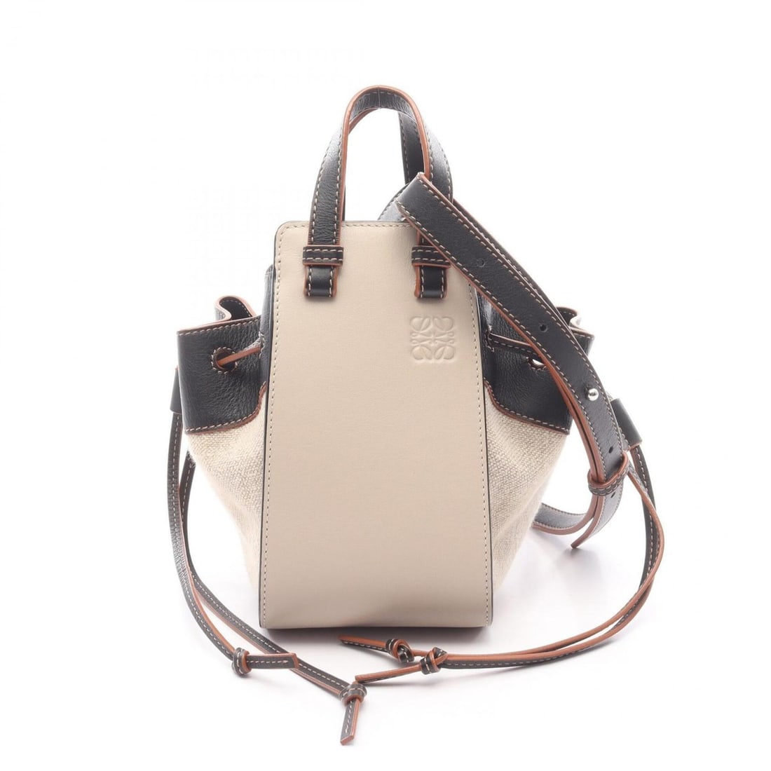 Loewe Hammock Drawstring Bag Mini 2-Way Handbag Leather Women's Beige/Black: --- Catalog ---Category: SizeSize (HxWxD): 21cm x 10.5cm x 13.5cm / 8.26'' x 4.13'' x 5.31''Category: DesignType: HandbagColor: Beige, BlackGender: WomenMaterial: Leather Category: GeneralBrand: Loewe