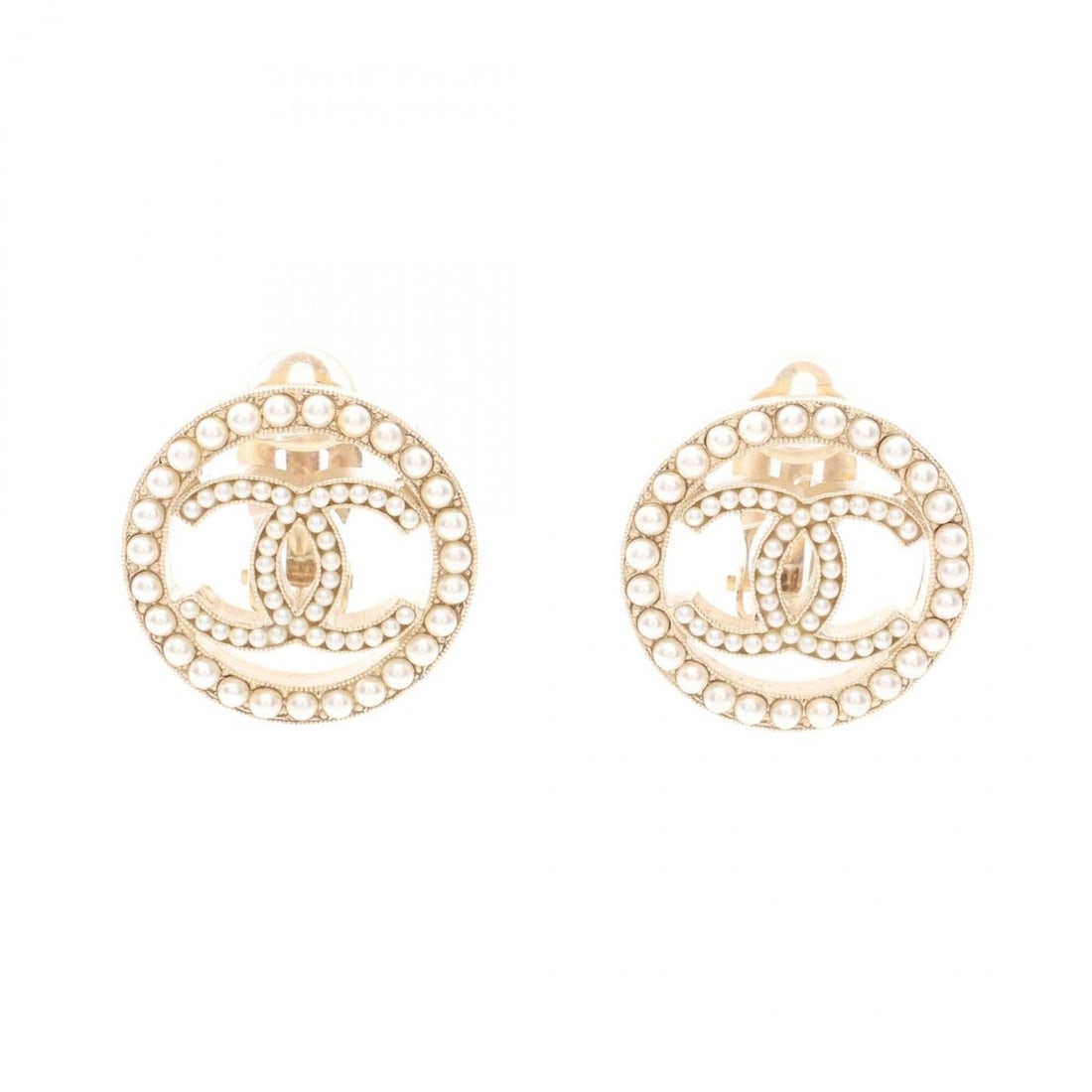 Chanel Coco Mark Earrings, Gold Plated (GP), Faux Pearl, Women's, Gold/White Tones: --- Catalog ---Category: SizeSize (HxWxD): 28.00mm x 28.00mm / 1.10'' x 1.10''Category: DesignType: Clip earringsColor: Gold, WhiteGender: WomenMaterial: Gold platingCategory: GeneralBrand: Chanel--- 