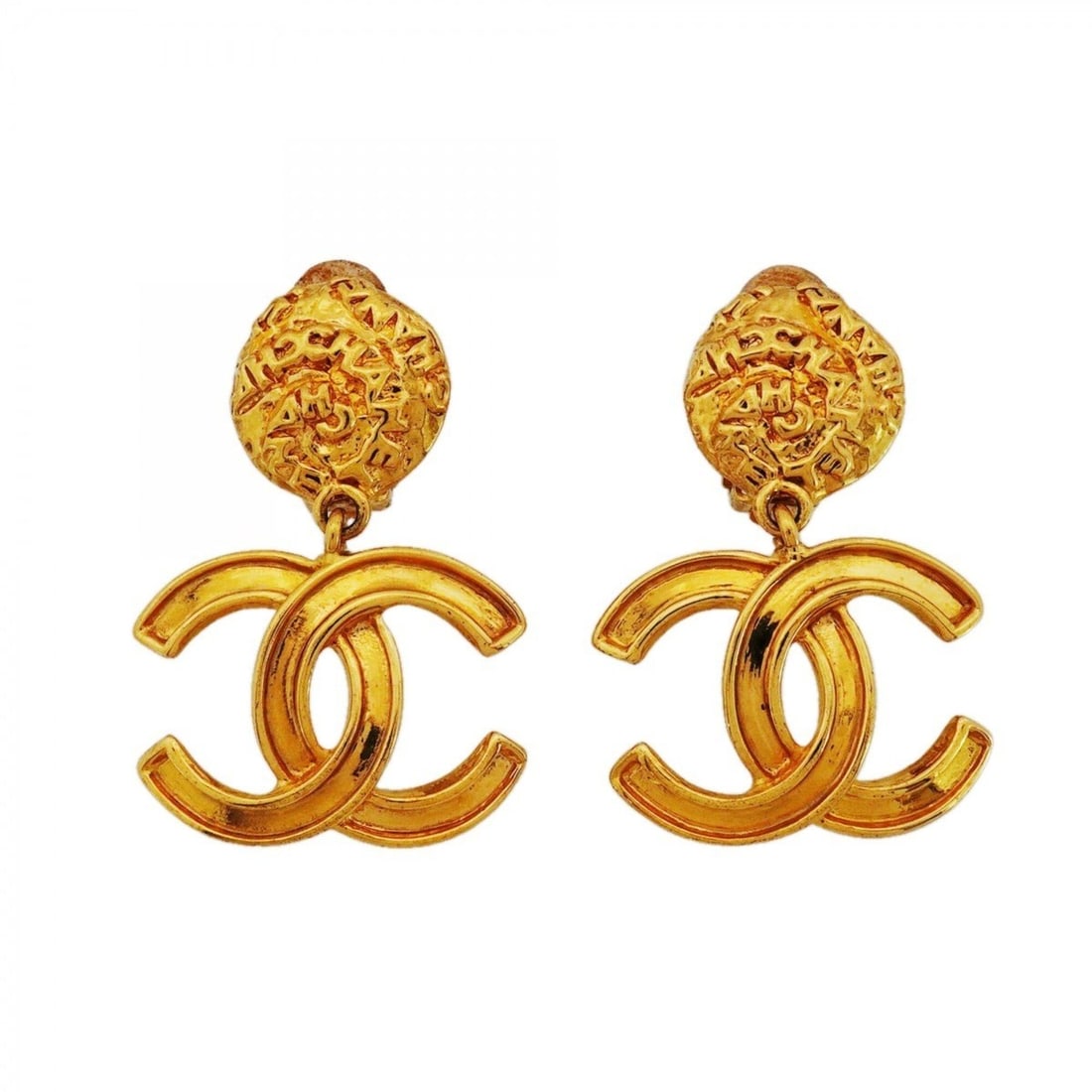 Chanel Earrings, Coco Mark Circle, GP Plated Gold, Women's: --- Catalog ---Category: SizeSize (HxWxD): 38.60mm x 36.50mm / 1.52'' x 1.44''Category: DesignType: Clip earringsColor: GoldGender: WomenMaterial: Gold platingCategory: GeneralBrand: Chanel--- Item Li