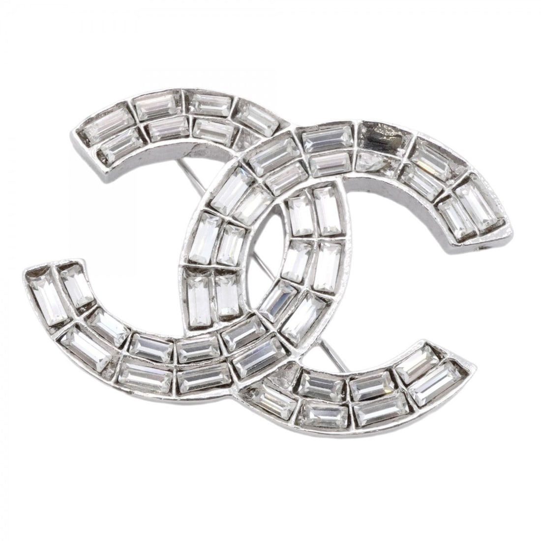 Chanel Brooch, Coco Mark, Metal, Rhinestone, Silver, Women's: --- Catalog ---Category: SizeSize (HxWxD): 3.35cm x 4.68cm / 1.31'' x 1.84''Category: DesignType: BroochColor: SilverGender: WomenMaterial: Metal, RhinestoneCategory: GeneralBrand: Chanel--- Item List