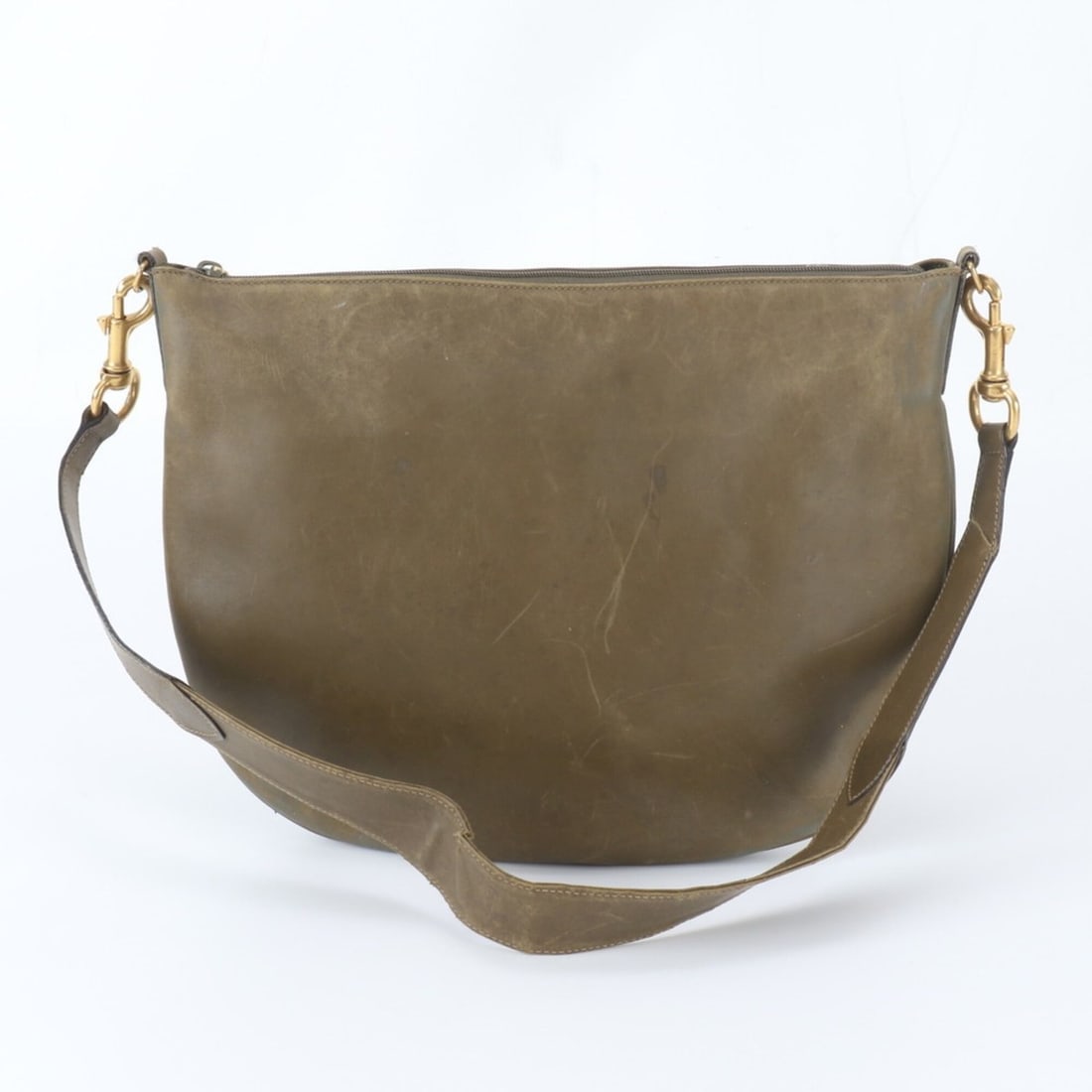 Vintage Old Gucci Leather Shoulder Bag with Gold Hardware, Model 001 115 1206, for Women: --- Catalog ---Category: SizeSize (HxWxD): 25cm x 36cm x 3cm / 9.84'' x 14.17'' x 1.18''Strap Length: 85cm / 33.46''Category: DesignType: Shoulder bagColor: Green, KhakiGender: WomenSeason: VintageMat