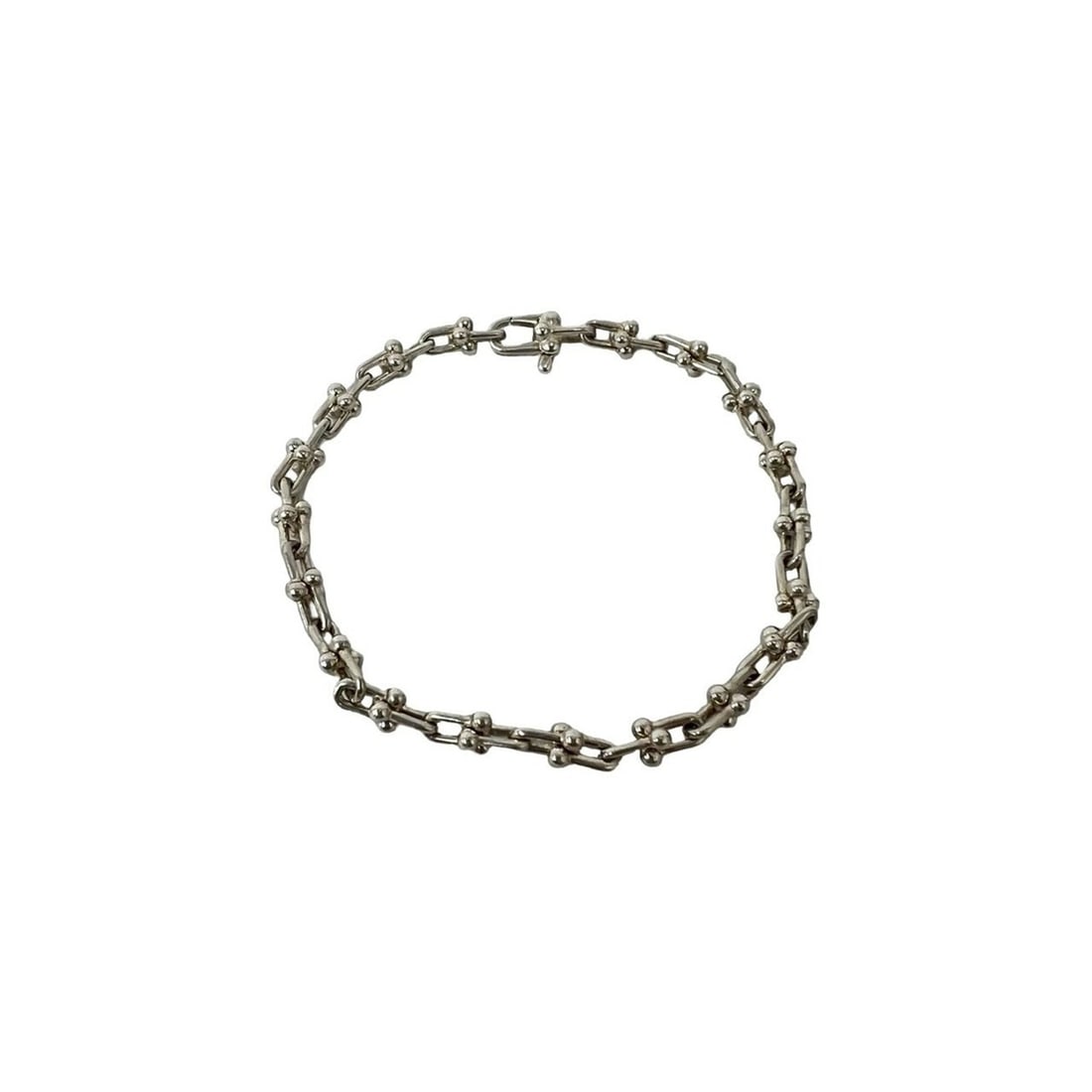 TIFFANY&Co. Tiffany HardWear Microlink Bracelet, Sterling Silver 925, Accessory, Item Number 01458: --- Catalog ---Category: SizeLength: 15cm / 5.9''Category: DesignType: Charm braceletColor: SilverGender: WomenMaterial: Silver 925Category: GeneralBrand: Tiffany--- Item List ---Section: ConditionRan