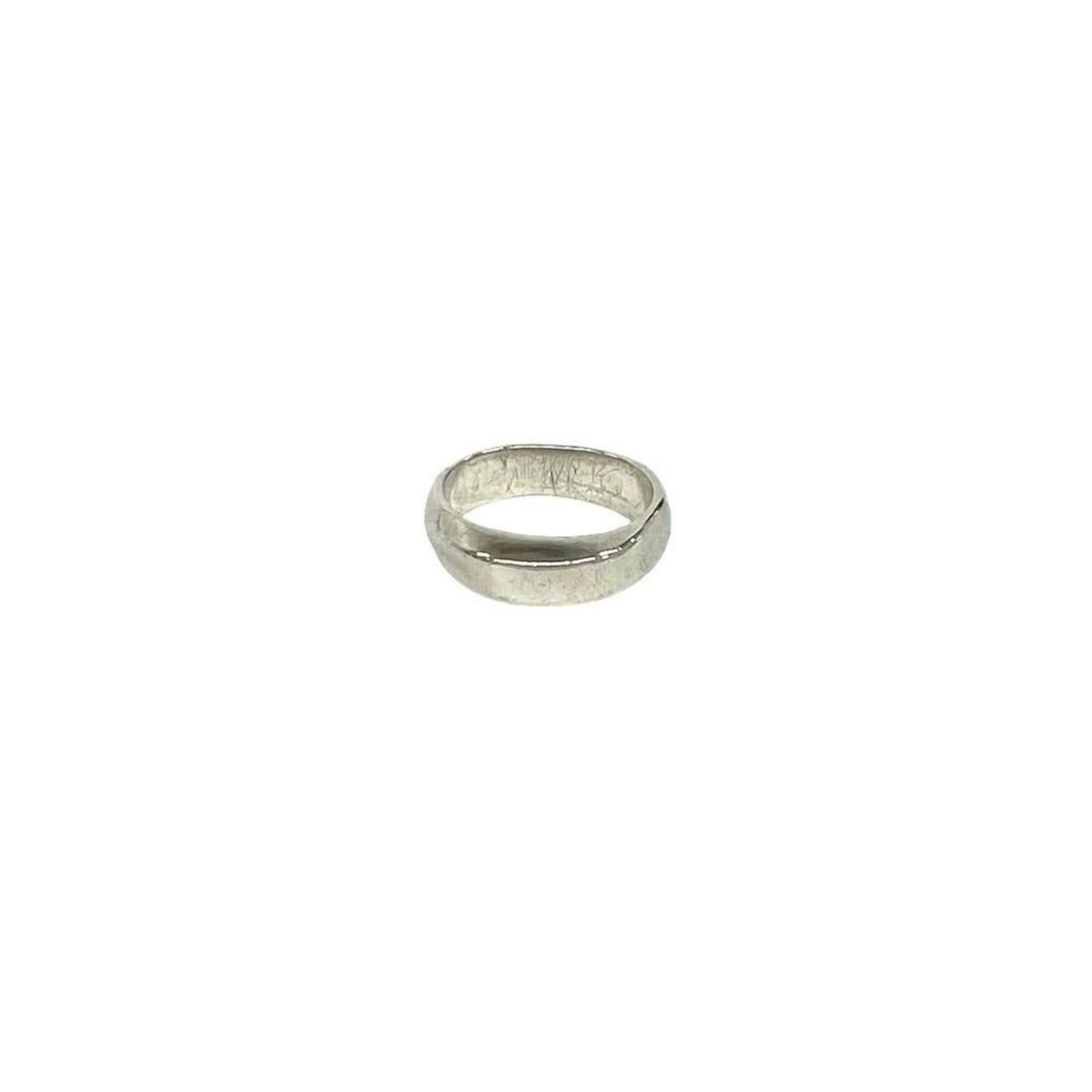 TIFFANY&Co. Tiffany Vintage Knife Edge Ring, Sterling Silver 925, Item Number 59332: --- Catalog ---Category: SizeJP Size: 8US Size: 4.5Category: DesignType: Band ringColor: SilverGender: WomenMaterial: Silver 925Category: GeneralBrand: Tiffany--- Item List ---Section: ConditionRankin