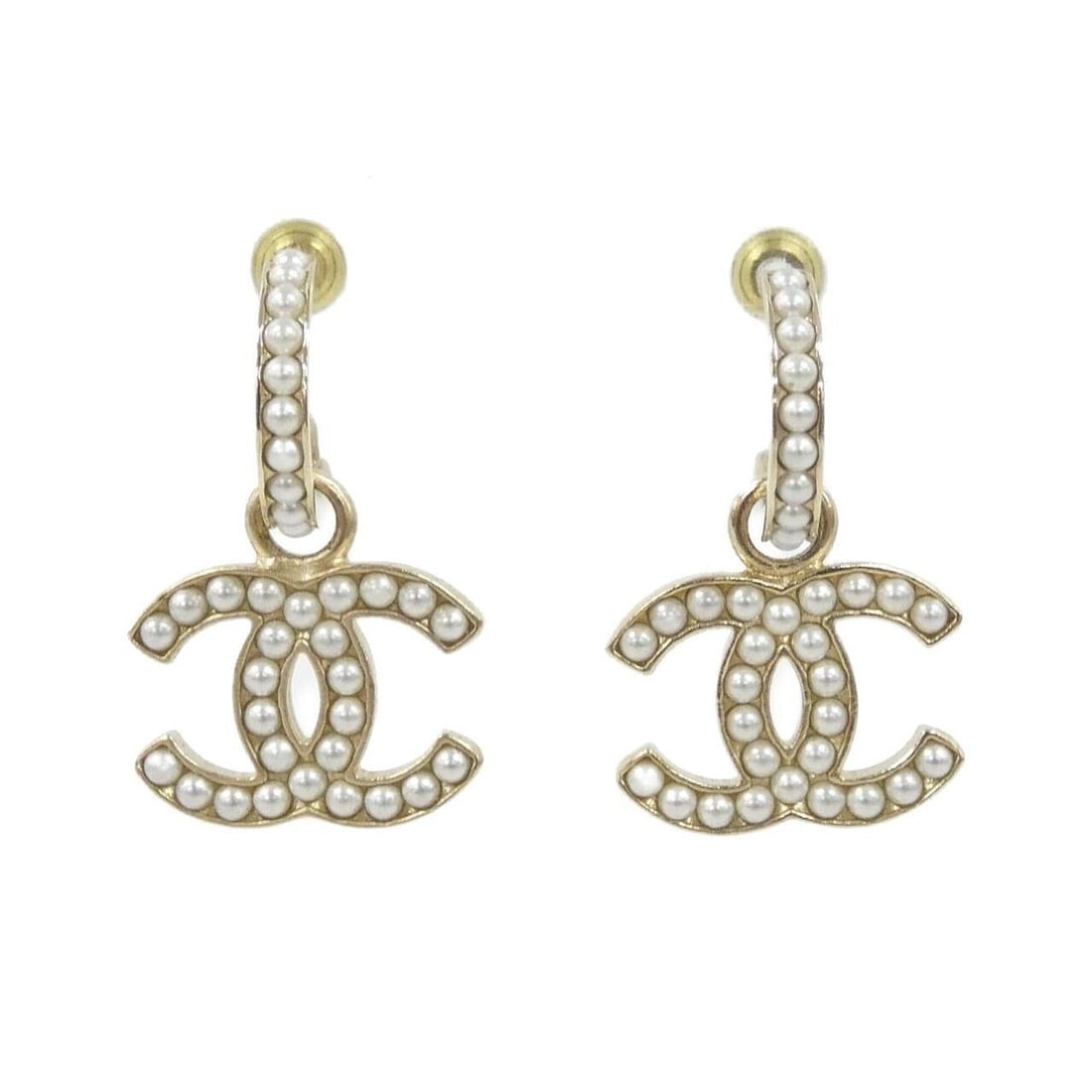 Chanel AB5851 Earrings: --- Catalog ---Category: SizeSize (HxWxD): 30.00mm x 18.00mm / 1.18'' x 0.71''Category: DesignType: Stud earringsColor: Gold, WhiteGender: WomenCategory: GeneralMPN: AB5851Brand: Chanel--- Item List