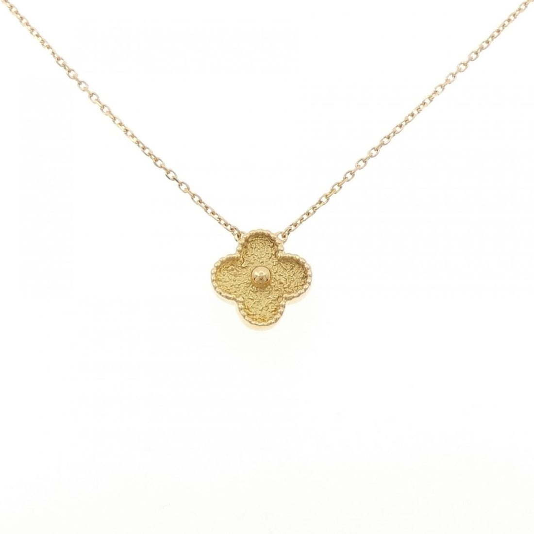 Van Cleef & Arpels Vintage Alhambra Necklace: --- Catalog ---Category: SizePendant Size: 13.8mm x 13.8mm / 0.54'' x 0.54''Neck Circumference: 38 cm - 42 cm / 14.96'' - 16.53''Category: DesignGender: WomenMaterial: Yellow gold (18K)Pendant Type: