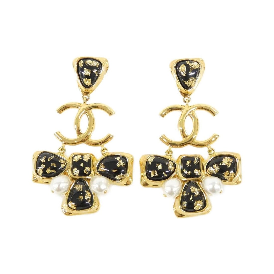 Chanel earrings: --- Catalog ---Category: SizeSize (HxWxD): 6.50mm x 4.00mm / 0.26'' x 0.16''Category: DesignType: Stud earringsColor: Black, Gold, WhiteGender: WomenMaterial: Artificial pearlCategory: GeneralBrand: