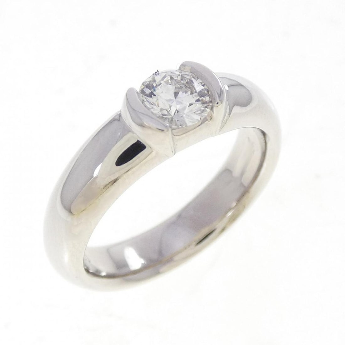 Tiffany Dots Ring 0.39CT E VVS2: --- Catalog ---Category: SizeJP Size: 9US Size: 5Category: DesignType: Band ringGender: WomenMaterial: Platinum 950Category: GeneralBrand: Tiffany--- Item List ---Section: ConditionRanking: Rank SA
