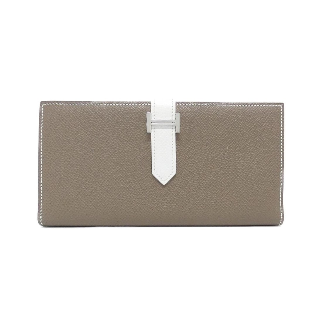Hermes Bearn Soufflé 062485CK Wallet: --- Catalog ---Category: SizeSize (HxWxD): 9cm x 17.5cm x 1.5cm / 3.54'' x 6.88'' x 0.59''Category: DesignType: Long wallet (bi-fold)Color: Etoupe gray, Soufre, WhiteGender: WomenMaterial: Epsom