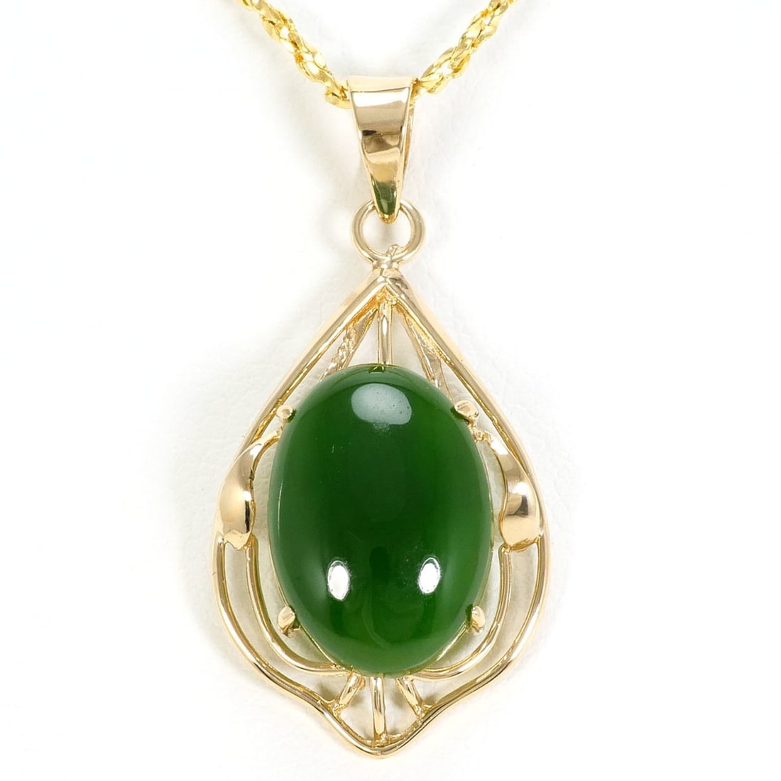K10 10K YG Yellow Gold Necklace with Nephrite, Total Weight 5.1g, 40cm, Jewelry: --- Catalog ---Category: SizeWeight: 5.1g / 0.17oz.Pendant Size: 30mm x 15mm / 1.18'' x 0.59''Neck Circumference: 40 cm / 15.74''Category: DesignColor: Yellow goldMetal: GoldGender: WomenMaterial: Yel