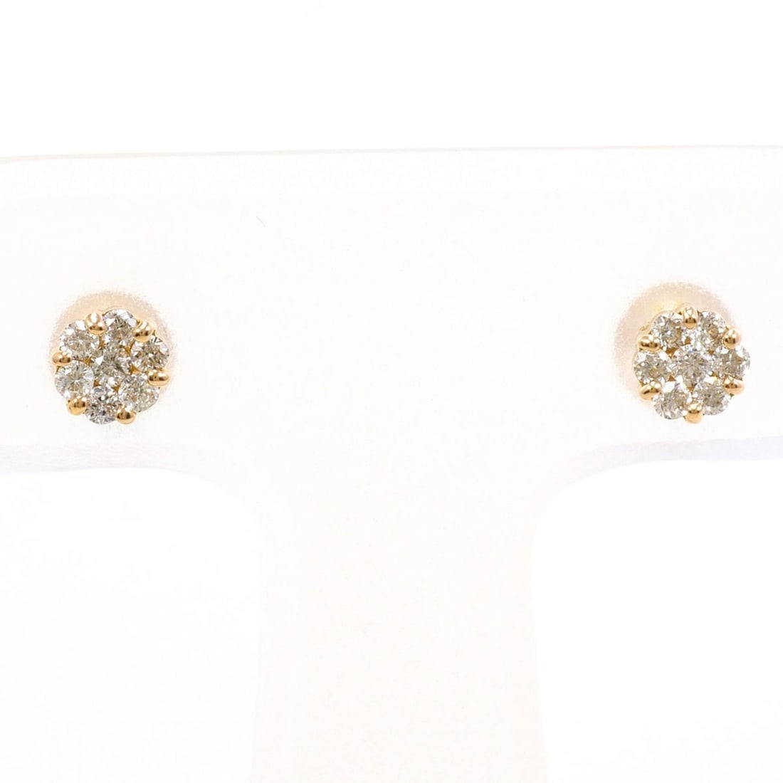 18K (18-karat) Yellow Gold (YG) Earrings with 0.10 ct Diamonds, Total Weight 0.5g, Jewelry: --- Catalog ---Category: SizeWeight: 0.5g / 0.01oz.Category: DesignType: Stud earringsColor: Yellow goldMetal: GoldStone: DiamondGender: WomenMaterial: Yellow gold (18K)Metal Purity: 18KWeight (ct.): 