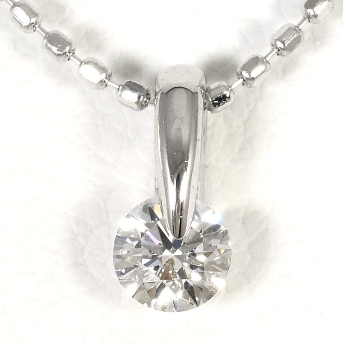 18K (18-karat white gold) necklace with 0.151ct diamond, total weight 1.5g, 39cm length. Jewelry. (1 of 12)