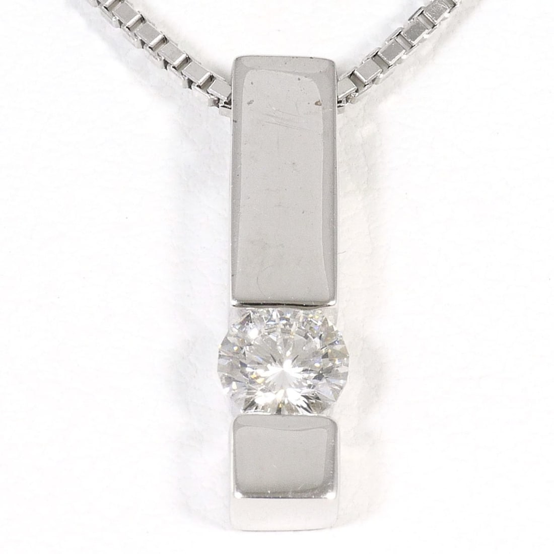 18K (18-karat white gold) necklace with a 0.432ct VS1 diamond, certified, total weight 7.8g, 54cm (1 of 18)