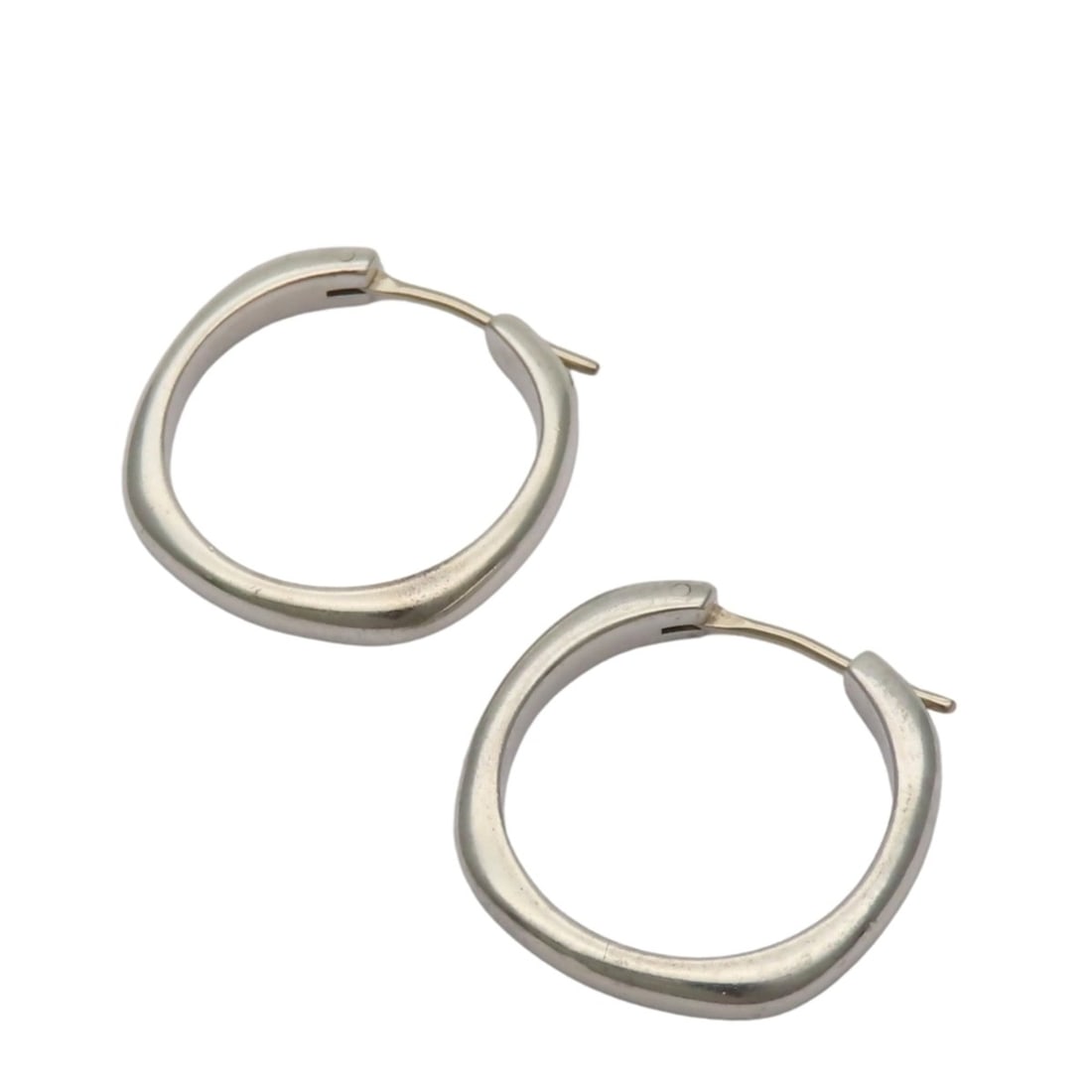 Tiffany & Co. Cushion Hoop Earrings, Sterling Silver 925, for Women. (1 of 12)