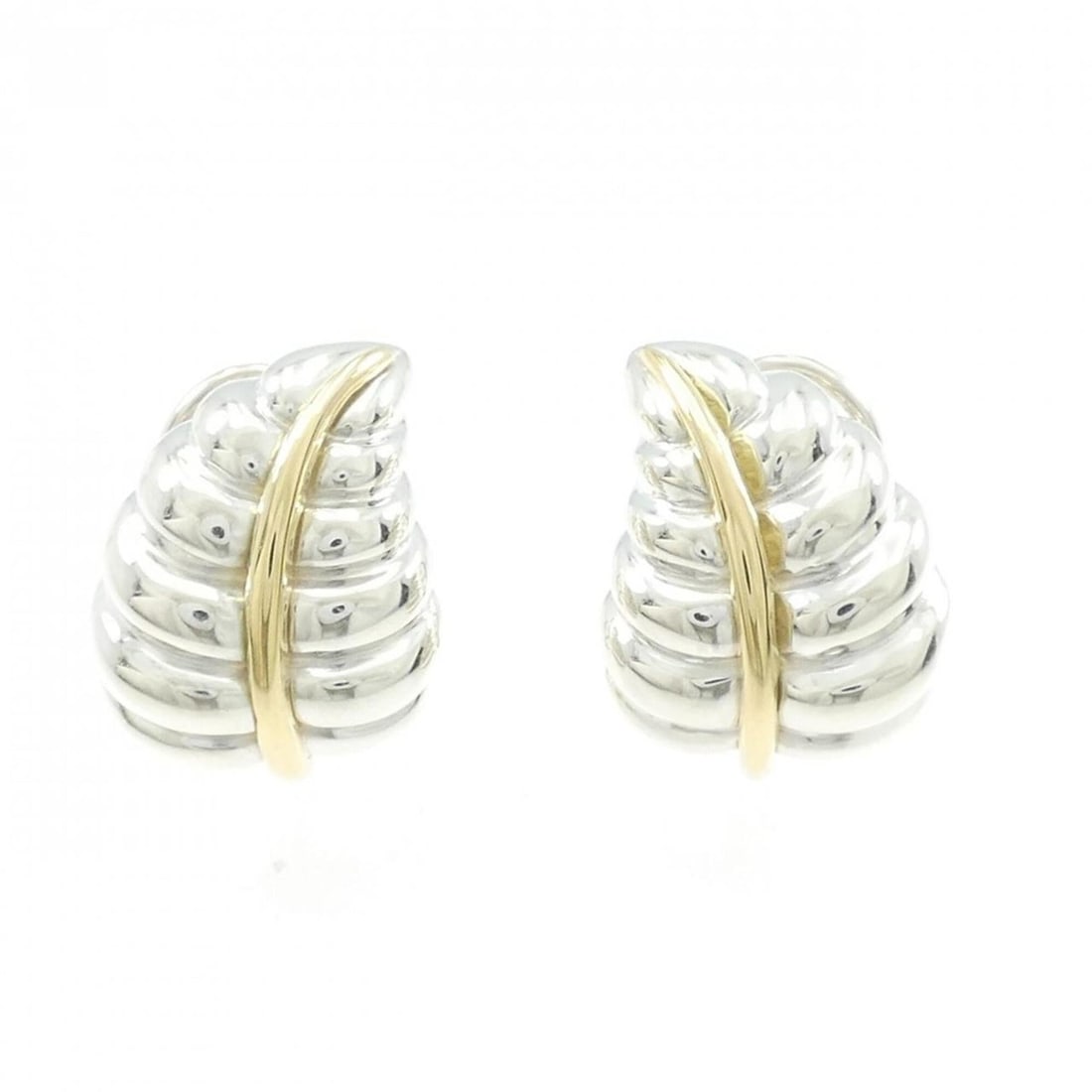 Tiffany & Co. 925 750YG Earrings: --- Catalog ---Category: SizeSize (HxWxD): 21.40mm x 16.40mm / 0.84'' x 0.65''Category: DesignType: Stud earringsGender: WomenMaterial: Silver 925, Yellow gold (18K)Category: GeneralBrand: Tiffany---