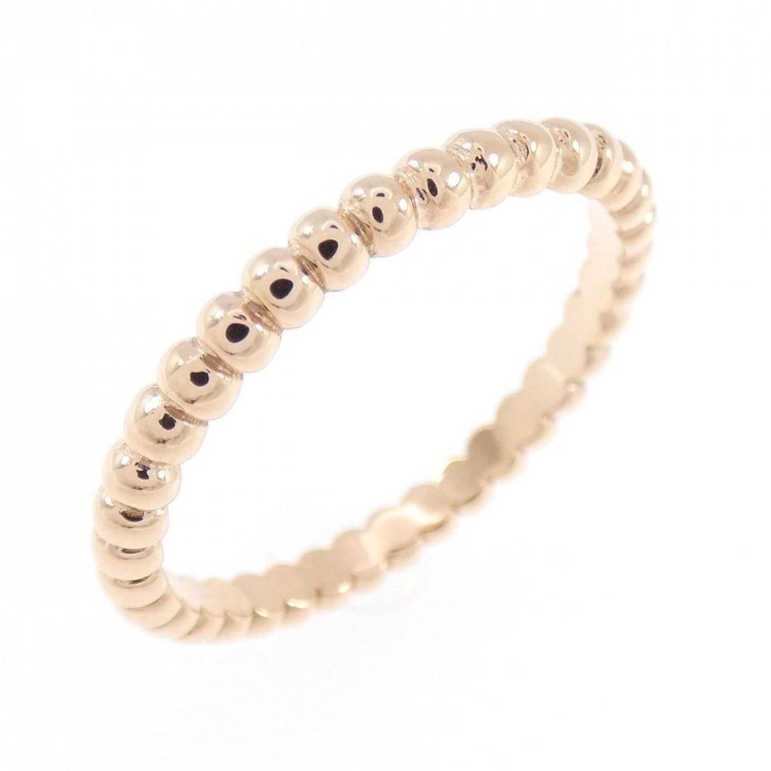 Van Cleef & Arpels Perlee Small Ring: --- Catalog ---Category: SizeJP Size: 9.5US Size: 5Category: DesignType: Band ringMaterial: Pink gold (18K)Category: GeneralBrand: Van Cleef & Arpels--- Item List ---Section: ConditionRanking: Rank A 