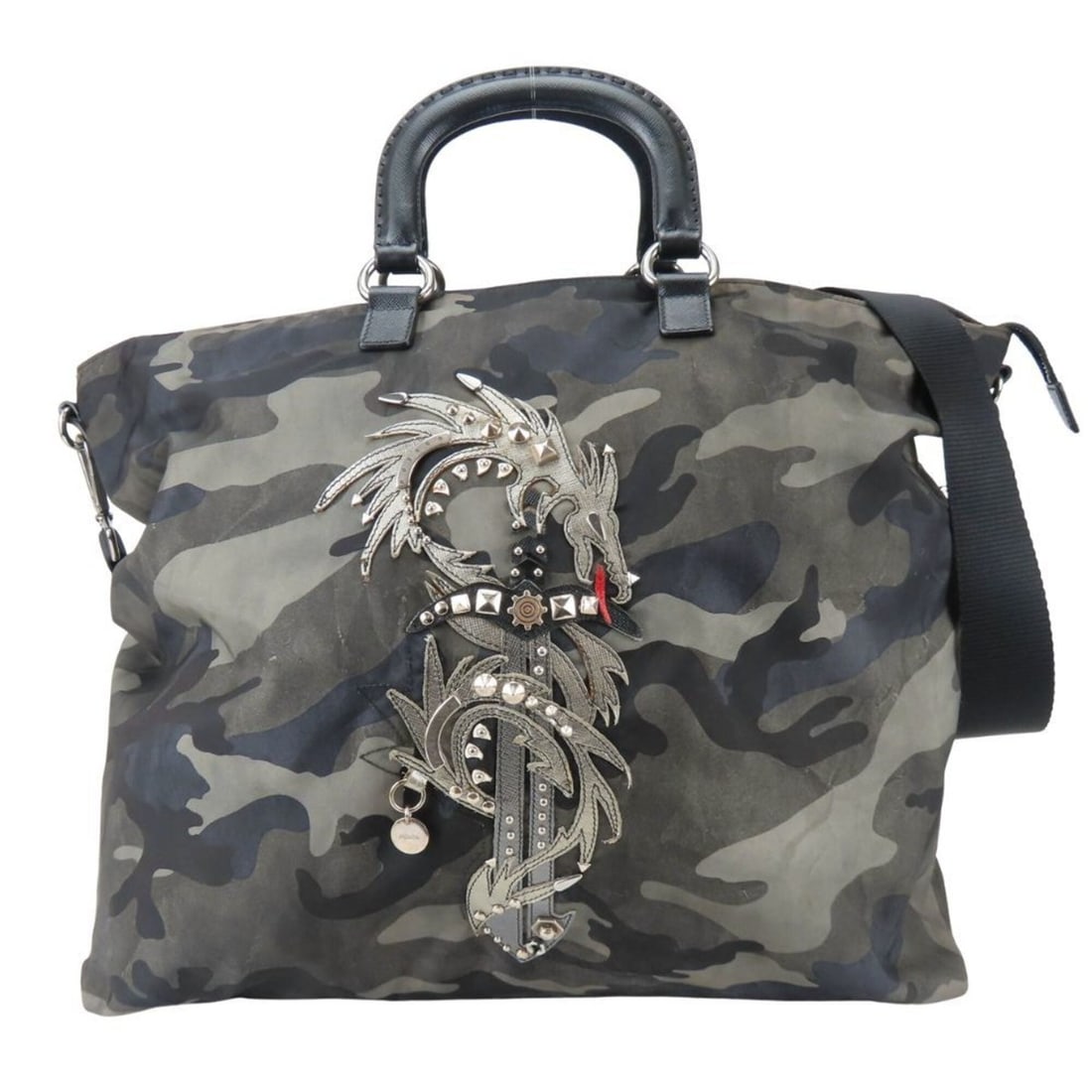 Prada tote bag, camouflage, dragon & sword design, nylon and leather, gray black, studs, men's.: --- Catalog ---Category: SizeSize (HxWxD): 36cm x 39cm x 14.5cm / 14.17'' x 15.35'' x 5.7''Category: DesignType: Tote bagColor: Black, GrayGender: MenMaterial: Nylon , Leather Category: GeneralBrand: 