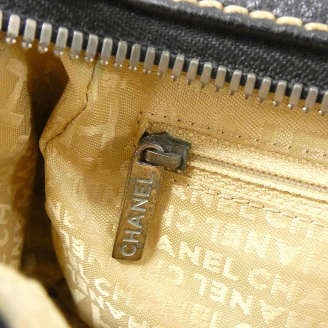 Chanel 22386 Shoulder Bag - 8