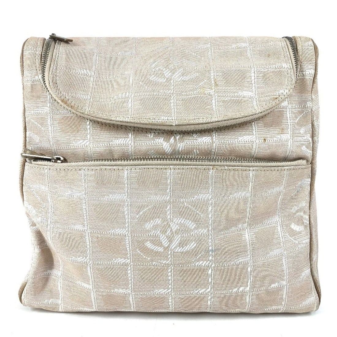 CHANEL A15958 New Travel Line CC Coco Mark Logo Bag Backpack Rucksack Nylon Leather Women's Beige: --- Catalog ---Category: SizeSize (HxWxD): 22cm x 24.5cm x 9cm / 8.66'' x 9.64'' x 3.54''Category: DesignType: BackpackColor: BeigeGender: WomenMaterial: Nylon , Leather Category: GeneralLine: New Tra