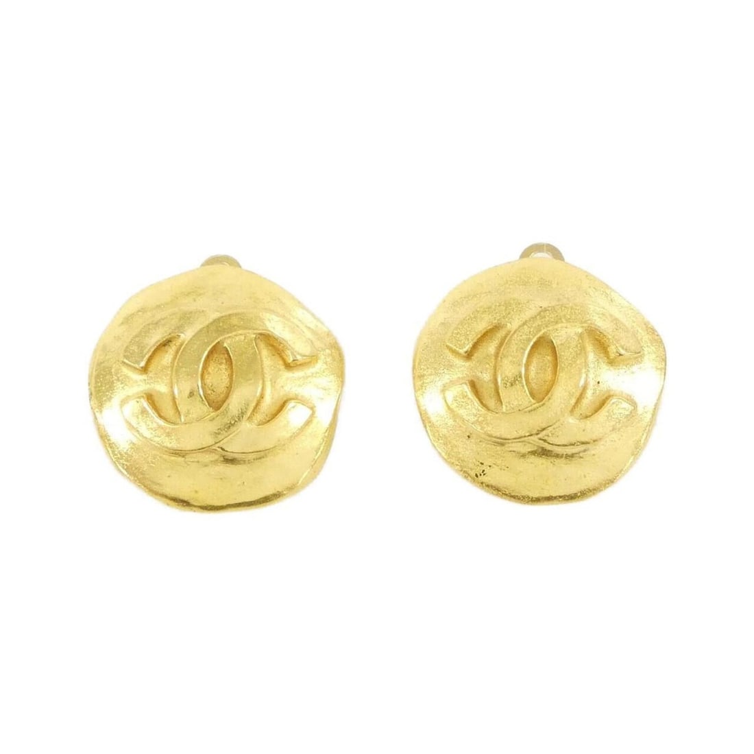 Chanel earrings: --- Catalog ---Category: SizeStone Size (HxW): 20.00mm x 20.00mm / 0.79'' x 0.79''Category: DesignColor: GoldGender: WomenCategory: GeneralBrand: Chanel--- Item List ---Section: ConditionRanking: