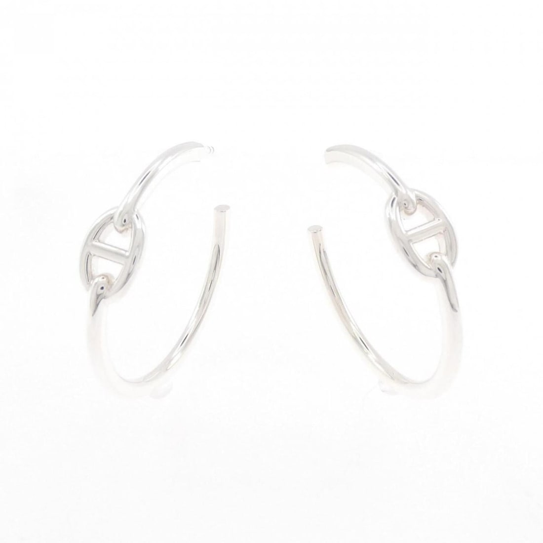 Hermes Hermès Chaine d'Ancre Enchainée Large Earrings: --- Catalog ---Category: SizeStone Size (HxW): 32.50mm x 7.30mm / 1.28'' x 0.29''Category: DesignColor: SilverGender: WomenMaterial: Silver 925Category: GeneralMPN: H109511B 00Brand: Hermes--- Item Li