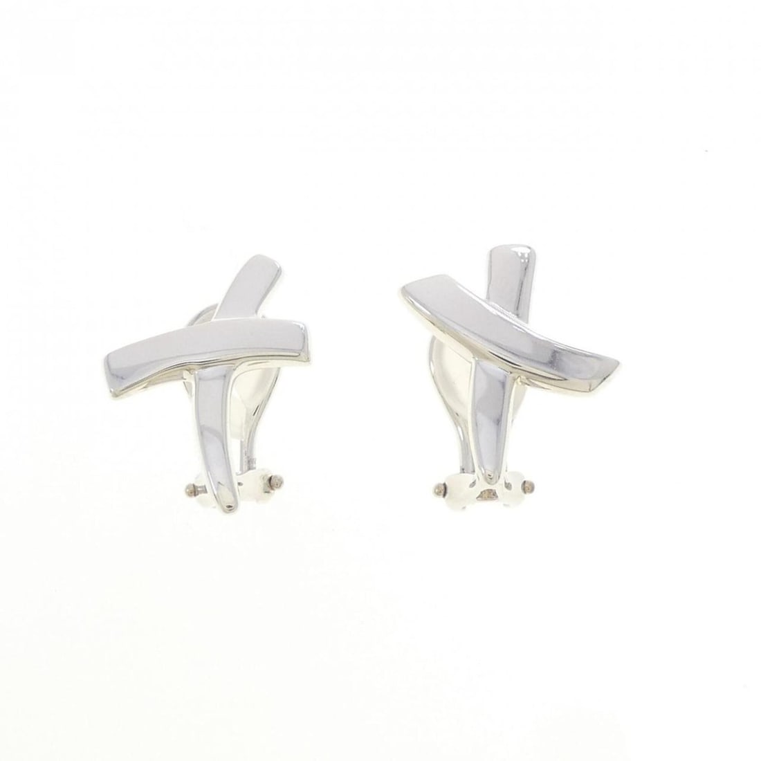 Tiffany Kiss Earrings: --- Catalog ---Category: SizeSize (HxWxD): 17.80mm x 12.80mm / 0.70'' x 0.50''Category: DesignType: Clip earringsGender: WomenMaterial: Silver 925Category: GeneralBrand: Tiffany--- Item List ---Sectio