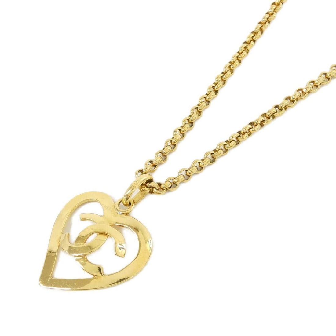 Chanel 5078 Necklace: --- Catalog ---Category: SizePendant Size: 40mm x 55mm / 1.57'' x 2.16''Neck Circumference: 60 cm / 23.62''Category: DesignColor: GoldGender: WomenNecklace Type: NecklaceCategory: GeneralMPN: